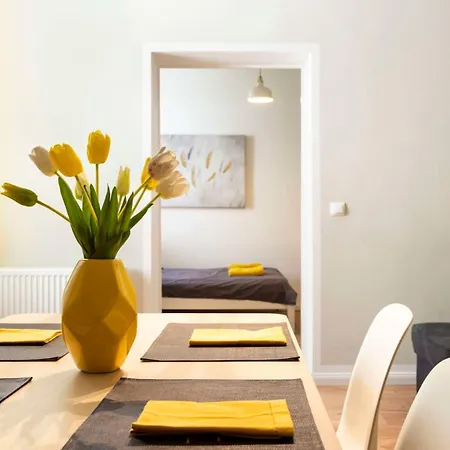 Cosy Two Br Self Checkin Street Parking * Berlin