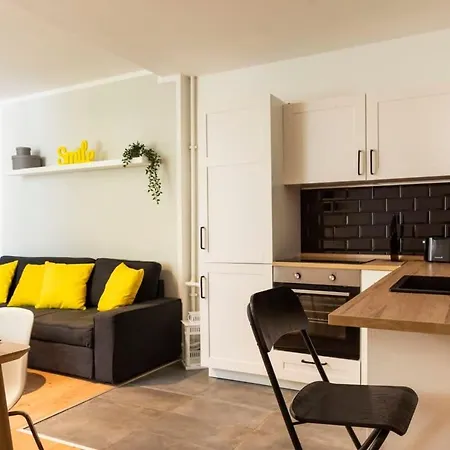 Cosy Two Br Self Checkin Street Parking Апартаменты *