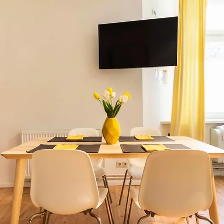 Апартаменты Cosy Two Br Self Checkin Street Parking Берлин