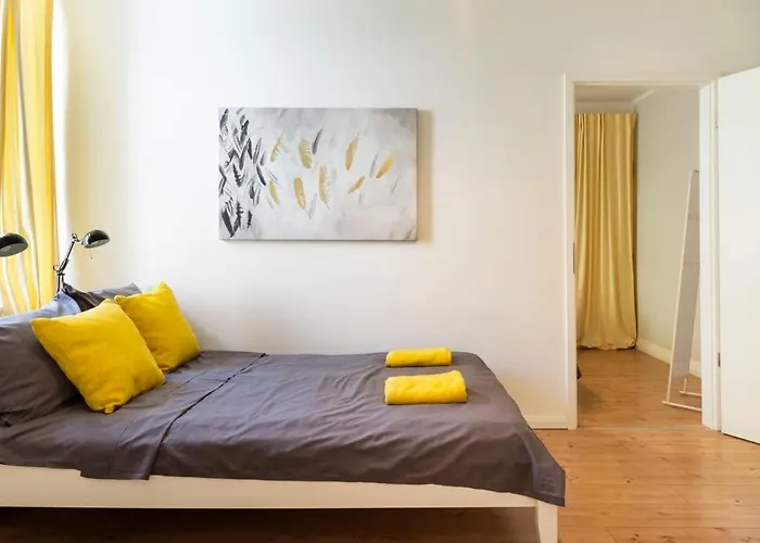 Cosy Two Br Self Checkin Street Parking דירה