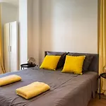 Cosy Two Br Self Checkin Street Parking Apartment