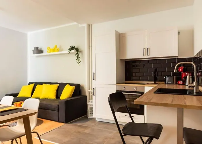 Cosy Two Br Self Checkin Street Parking Apartamento *